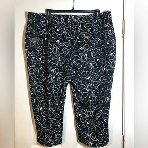 Ralph Lauren Woman Sz 22W Stretch Black Floral Capris Side Zipper